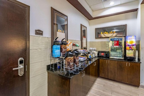 Holiday Inn Express & Suites - Lexington, an IHG Hotel image 6